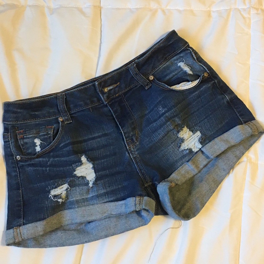 Ripped denim shorts